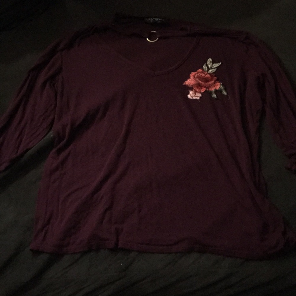 long sleeve t-shirt w/ choker